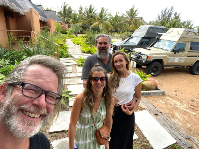 Gruppenfoto der Travveller vor den Worldcruisern