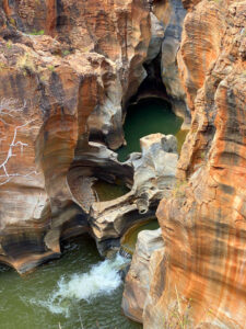 26-ZA-T1-05-02-Potholes