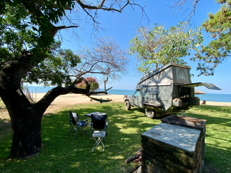 Campground der Ngala Beach Lodge - direkt am Lake Malawi