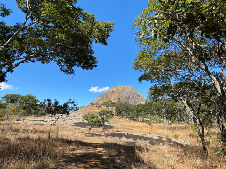 Mount Mayense von weitem