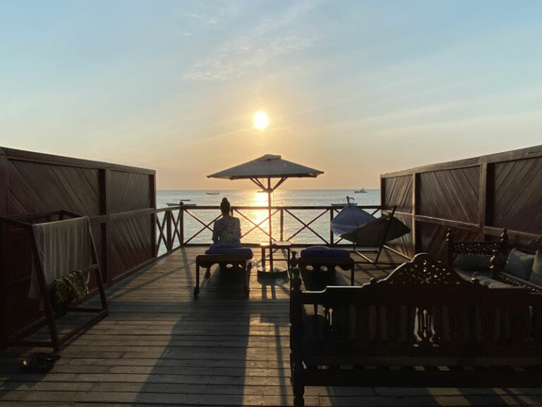 Und noch viel besser: Terrasse mit perfektem Sonnenuntergang