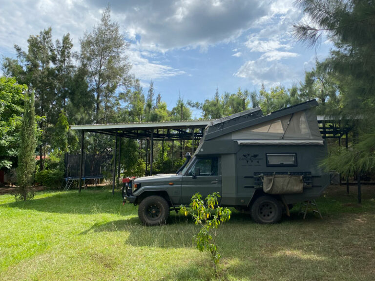 Camping hinter dem "Hotel"