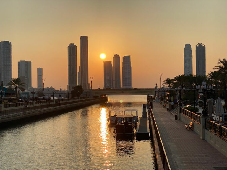 Abendstimmung beim Al Qasba Kanal