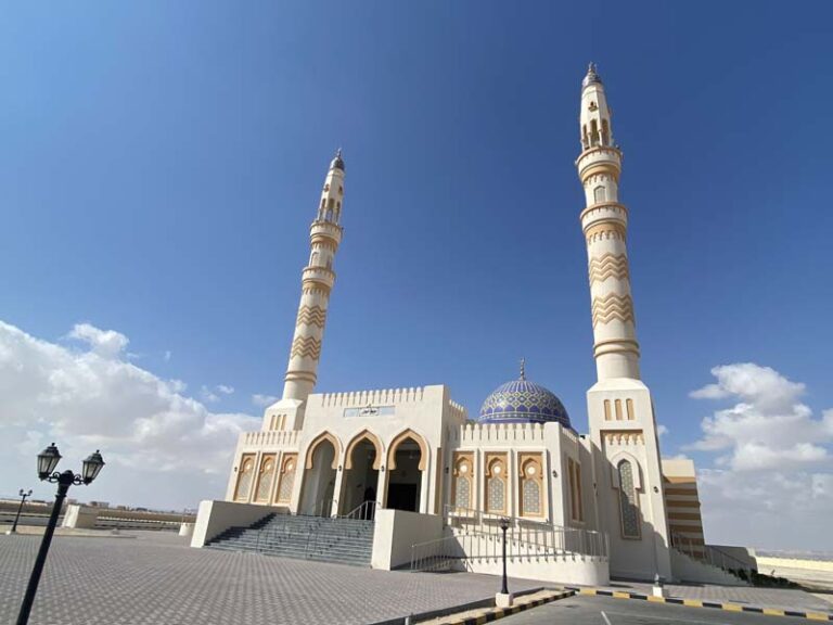 Neue Moschee auf unserem Weg