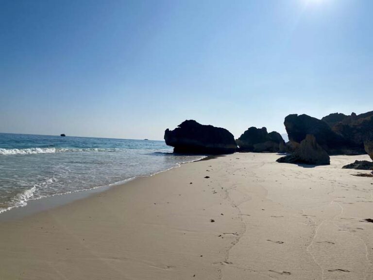 Wunderschöner Fazayah Beach