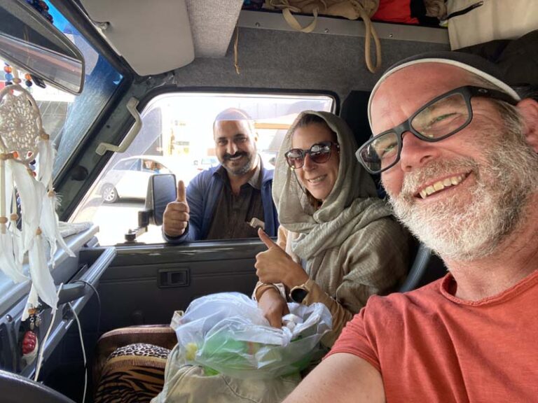 Ashik will uns versorgen, einladen und unser Diesel bezahlen