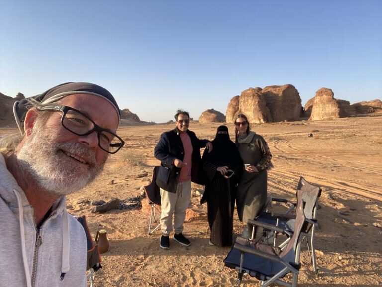 Zurück bei Mojito werden wir mit Saudi Kaffee & Datteln versorgt