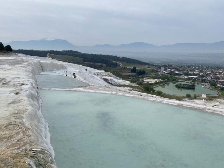 Die Touri-Pools haben noch etwas Wasser