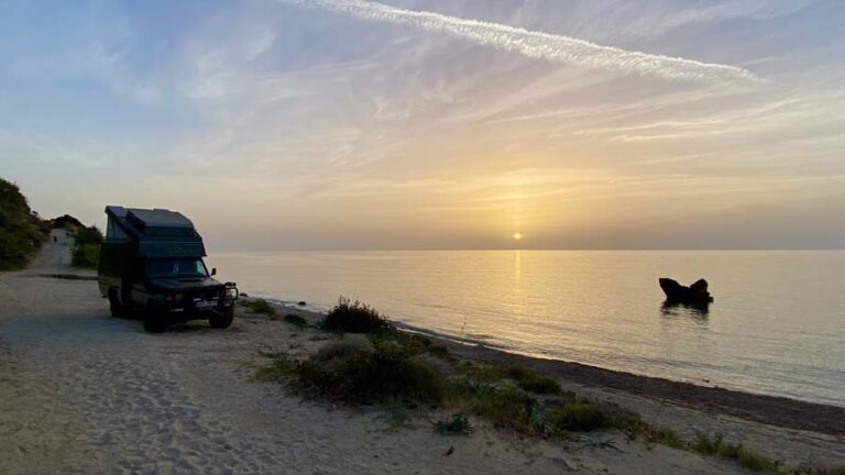 Sonnenuntergang am Avali Beach