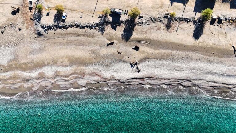 Der Metochiou Beach von oben