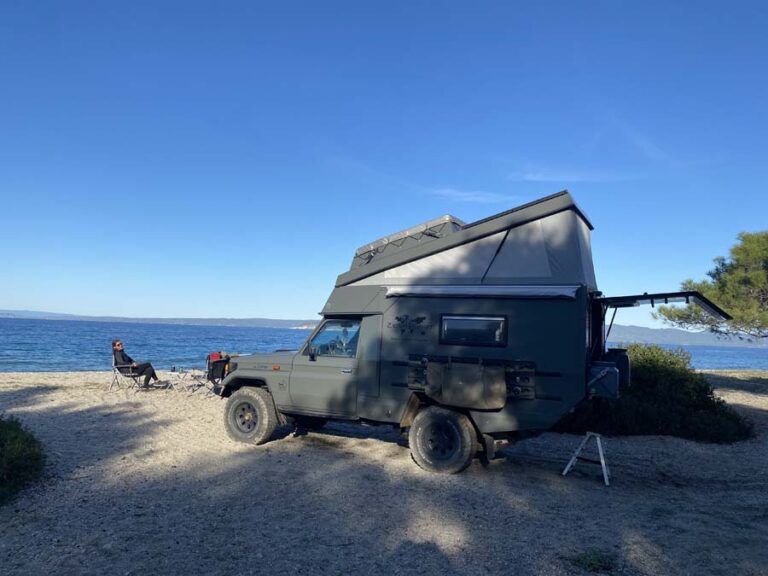 Camping am Glarokavos Beach