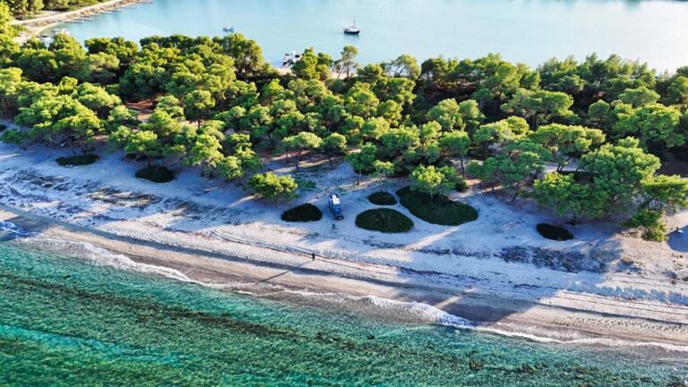 Glarokavos Beach