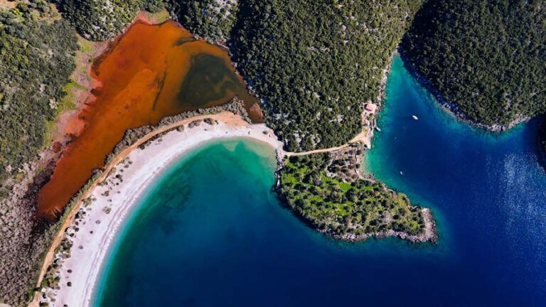 Fokiano Beach aus der Luft