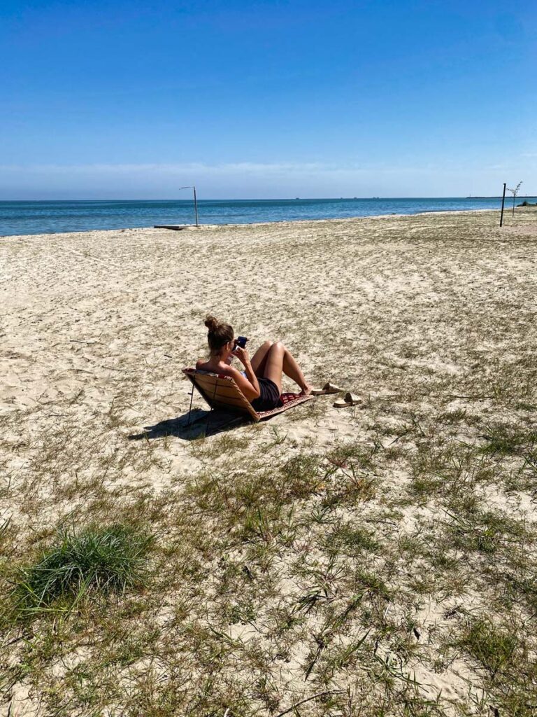 Tanja geniesst die Sonne