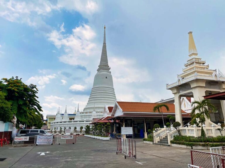 Wat Prayurawongsawat Worawihan