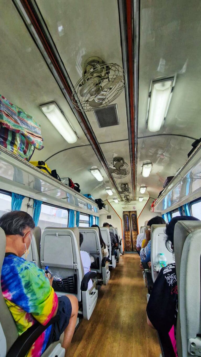 Mit dem Zug nach Chumphon