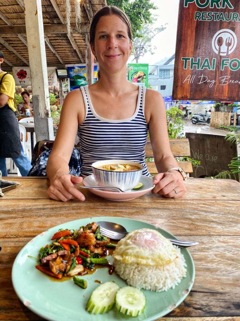 Das Pork Leg Thaifood